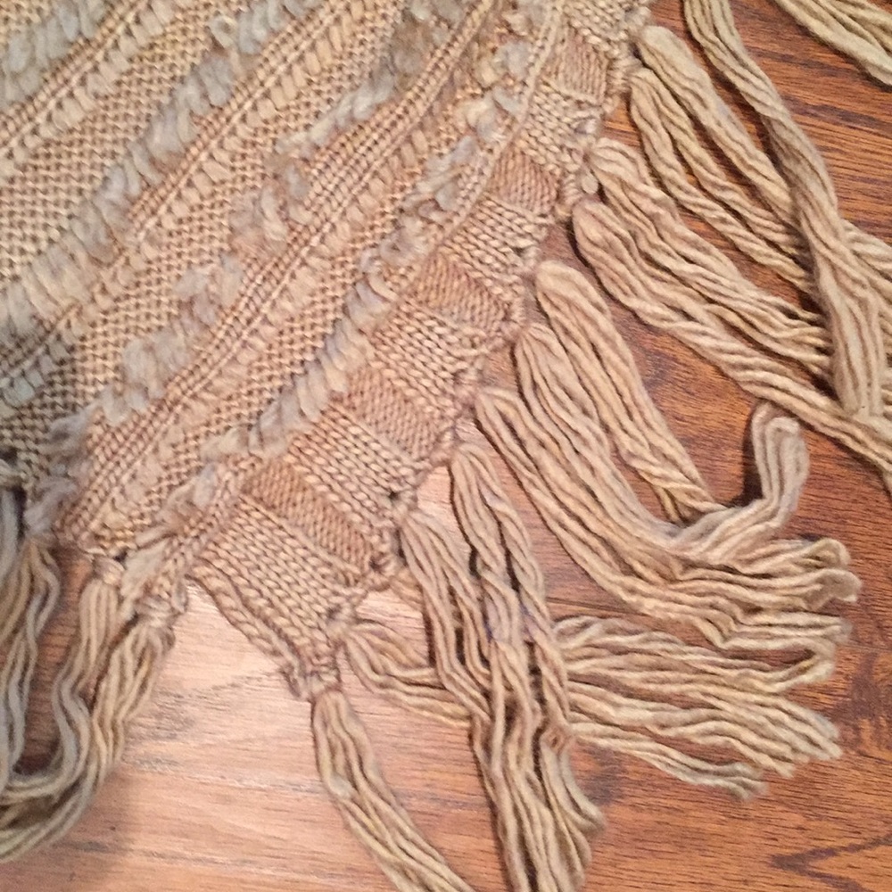 Perfect Poncho! - Picture 4 of 5